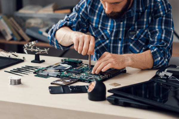 Technician laptop repair Laptop